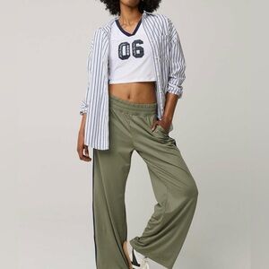 OFFLINE By Aerie Fastrack Trouser Pant Green Navy Blue Size Medium